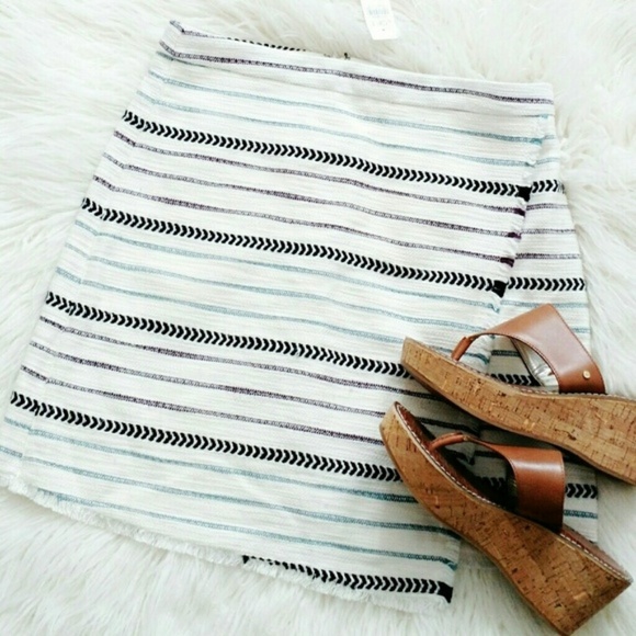 LOFT Tweed Faux Wrap Skirt Fridge Edge Blue White Business Causal SZ 8 - Picture 3 of 7